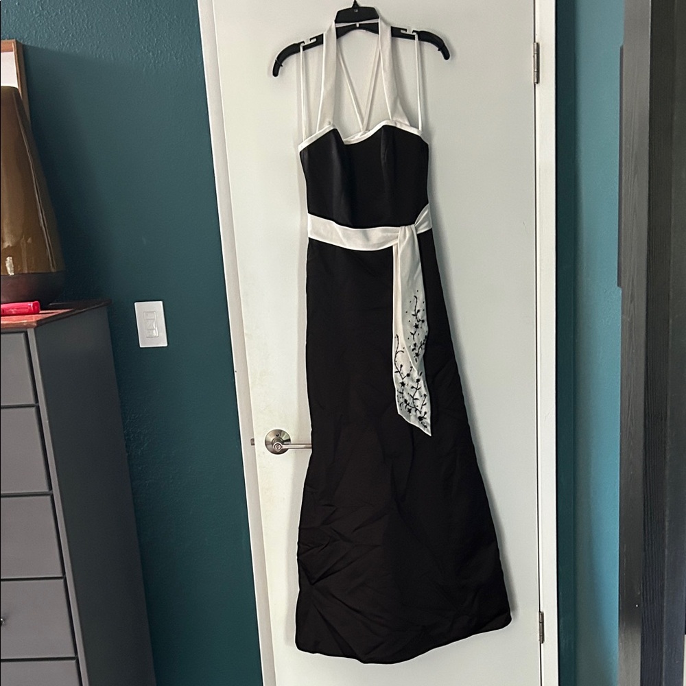 Chic Strapless Black and White Dress